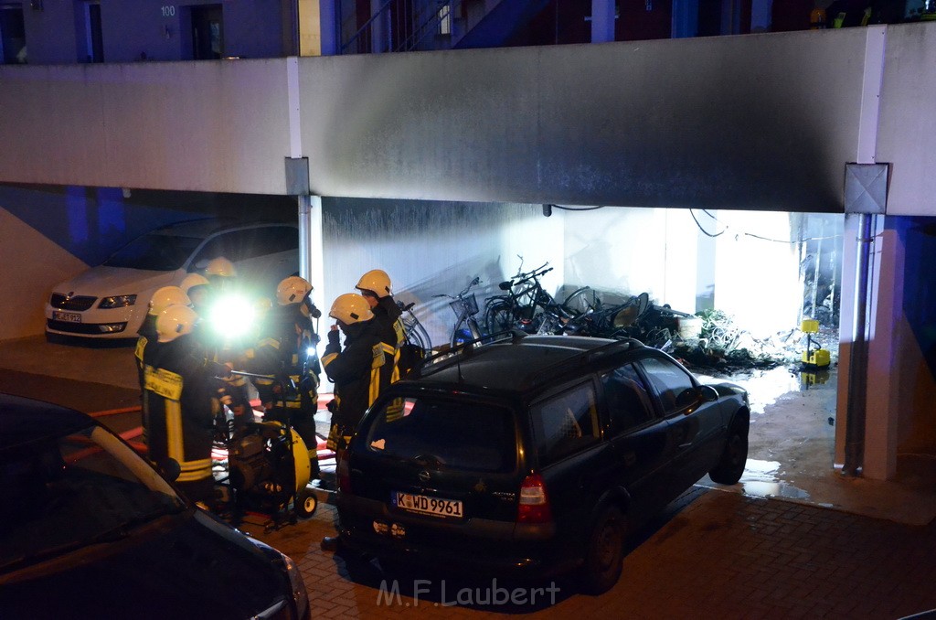 Feuer Koeln Porz Wahn Am Bahnhof P016.JPG - Miklos Laubert